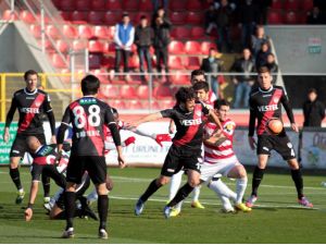 Samsunspor İle Manisaspor Karşılaşıyor