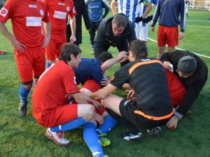Maçta Dilini Yutan Futbolcu Ölümden Döndü