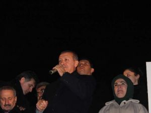 Başbakan Pakistan’a Gitti