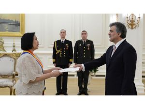 Filipinler Cumhuriyeti Büyükelçisi Sanchez, Cumhurbaşkanı Güle Güven Mektubu Sundu
