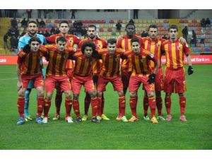 Kayserispor Lidere Bileniyor