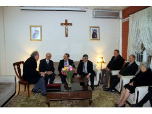 Bakan Ergin, Hristiyan Vatandaşların Noel’ini Kutladı