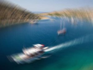 Tekne Alabora Oldu: 18 Ölü