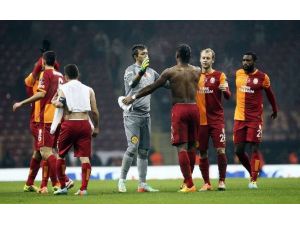 Aslan Zirveden Uzaklaşmak İstemiyor