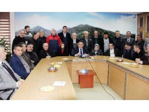 Amaç Başbakana Kelepçe Takmak