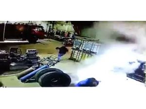 Bomba Değil, Lastik Patladı