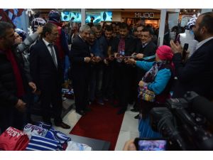 Trabzonsporlu Futbolcular Ts Club Açılışına Katıldı