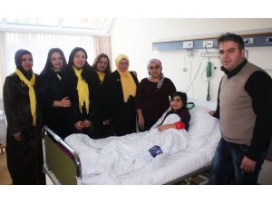 Avrupalı Kadınlar Hasta Çocukları Unutmadı