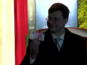 Letonya Euro’ya Geçti