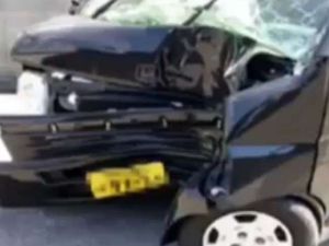 Düz Yolda Direğe Çarptı