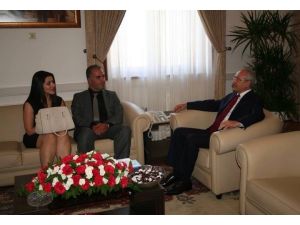 Chpli Vekille Vıpten Geçen Aranan O Şahsın Kılıçdaroğlu İle Fotoğrafı Ortaya Çıktı