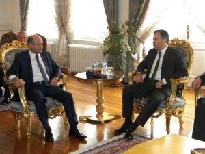 Ak Parti’nin Oylarında Düşüş Var Mı ?