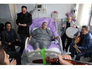 135 Kilo Verdi, Konserle Kutladı