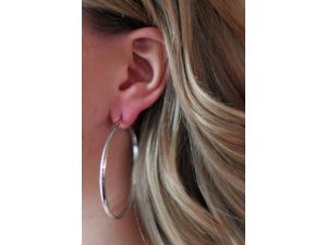 Büyük Ve Ağır Küpelere Dikkat