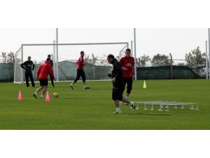 Trabzonspor Devre Arası Kampına 12 Futbolcu İle Başladı