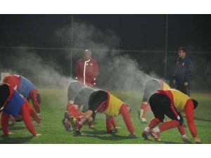 Futbolcular Buharlaştı