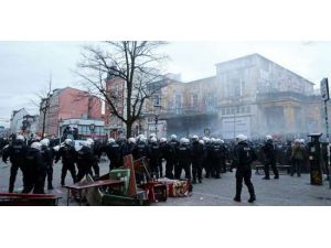 Hamburg’da Sivil-polis Gerginliği