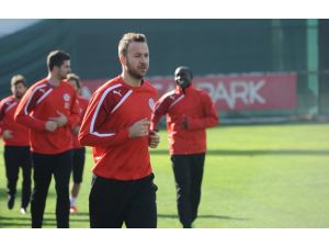 Antalyasporlu Giray’ın Hedefi Yeniden Milli Takım
