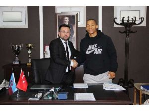 Trabzonspor İmzayı Attırdı