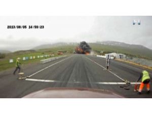 Uçak Yere Böyle Çakıldı