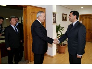 Kktc Dışişleri Bakanı Nami, İşad Ve Tüsiad Heyetini Kabul Etti