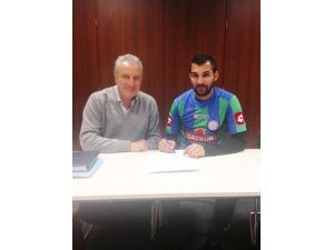 Engin Baytar İmzayı Attı