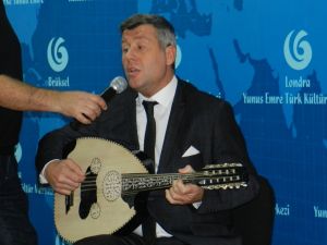 Ünlü Sanatçı Metin Şentürk Kosovalılarla Buluştu