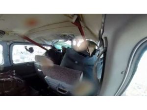 Uçağa Kaz Çarptı