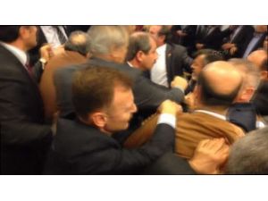 Milletvekilleri Komisyonda Böyle Kavga Etti