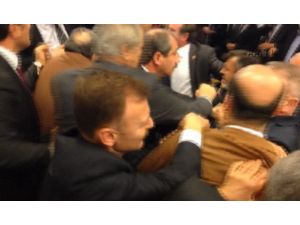 Milletvekilleri Komisyonda Kavga Etti