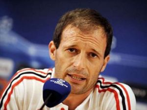 Milan Terknik Direktör Allegri’yi Kovdu