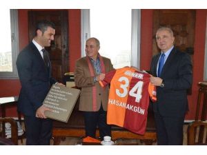 Ünal Aysal’dan Çilek Açıklaması