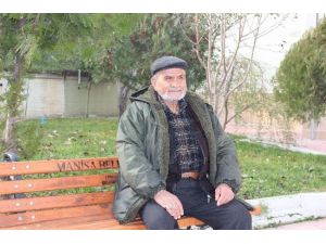 53 Yıldır Sevdiğini Bekliyor