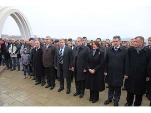 O Katliamın Kurbanları Anıldı