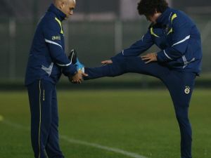 Fenerbahçenin Devre Arası Kampına Minik Taraftarlardan Ziyaret