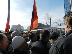 Kosova’da Gaziler İle Polis Arasında Arbede Yaşandı