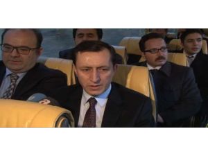 Başbakan Yardımcısı İlahi Okudu