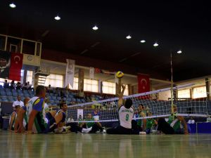 Uluslararası Rumi Bedensel Engelliler Oturarak Voleybol Turnuvası Başladı