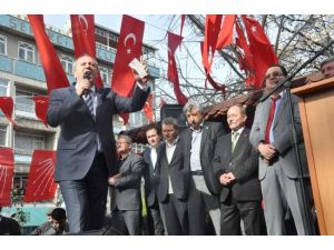 Atlarla Karşılandı