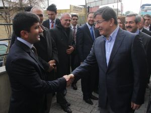 Davutoğlu: 17 Aralık Operasyonun Amacı Panik Havası Oluşturmak