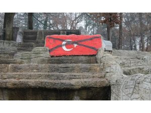 Kosovada Türk Bayrağı Ve Atatürk Anı Plakesine Yapılan Saldırı Kınandı