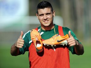 Bursaspor’un Yeni Transferi 6 Hafta Sahalardan Uzak Kalacak