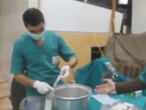 Suriyeli Doktorlar Şebeke Suyundan Serum Üretiyor