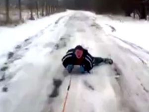 Arkadaşa Kayak İşkencesi