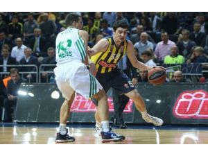 Fenerbahçe’de İlk Galibiyet Sevinci