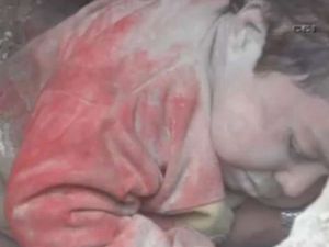 Enkaz Altındaki Çocuk Böyle Kurtarıldı