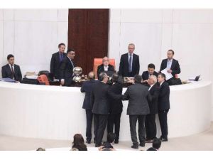 Hsyk Kanun Teklifi Görüşmeleri Donduruldu