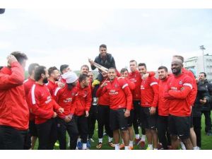 Trabzonspor’dan Alanzinho’ya Kemençeli Uğurlama