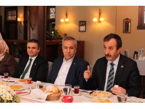 Arınç, Bursa Barosu Yönetim Kurulu Üyeleriyle Bir Araya Geldi