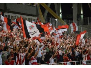 45 Bin Bayrakla Dünya Rekoru Kırdılar